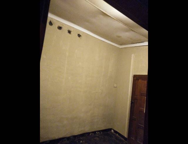 1 bed property to rent in LOMBARDY EAST